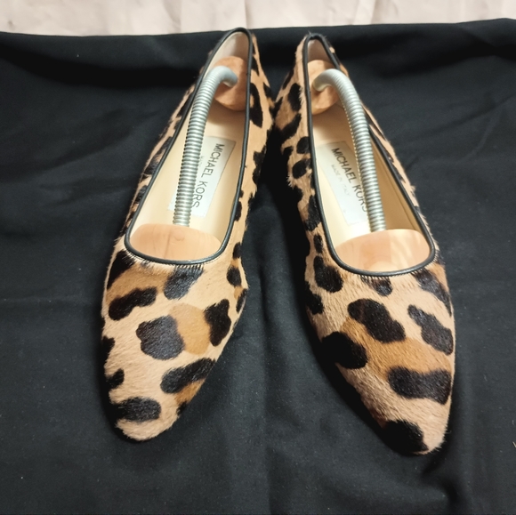 Michael Kors cheetah Fur flats 6.5 - Picture 3 of 5